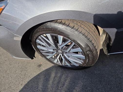 Gun Metallic 2025 Nissan Altima SV