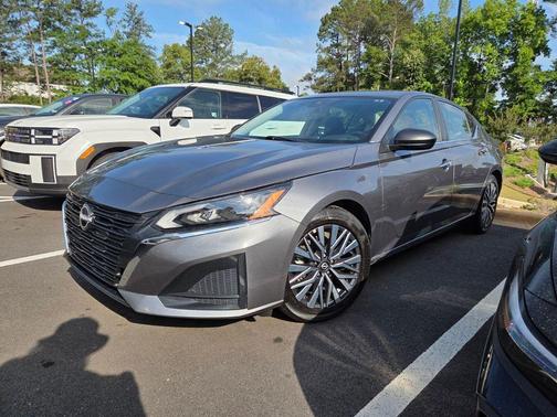 Gun Metallic 2025 Nissan Altima SV
