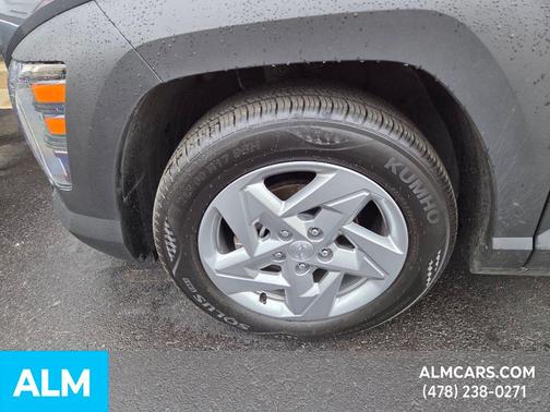 2025 Hyundai KONA SE