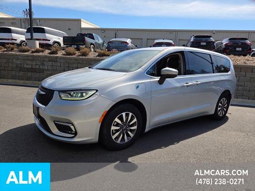 2023 Chrysler Pacifica Hybrid Touring L