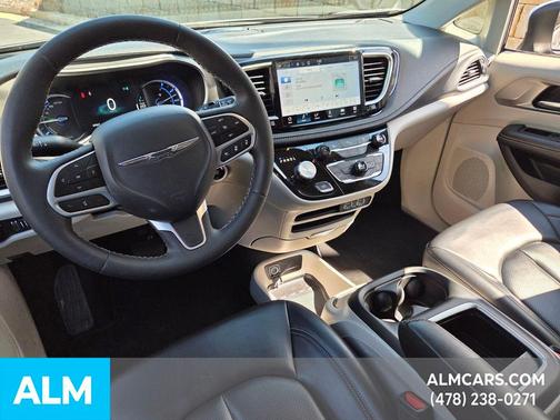 2023 Chrysler Pacifica Hybrid Touring L