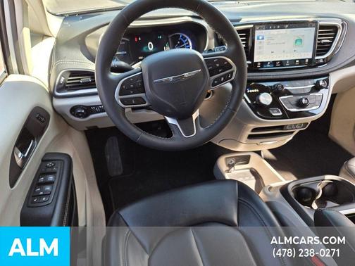 2023 Chrysler Pacifica Hybrid Touring L