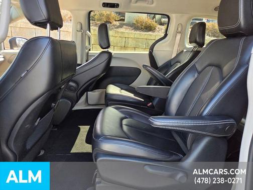 2023 Chrysler Pacifica Hybrid Touring L