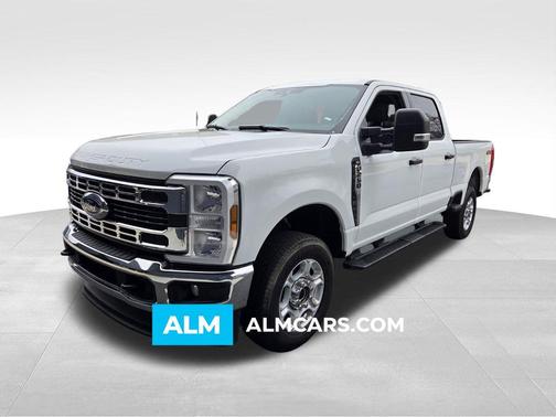 Oxford White 2025 Ford F-250 XLT
