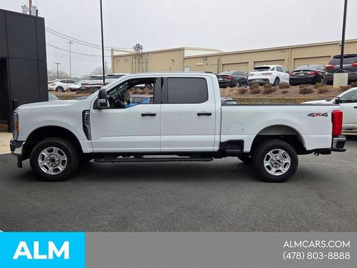 Oxford White 2025 Ford F-250 XLT