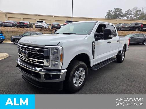 Oxford White 2025 Ford F-250 XLT