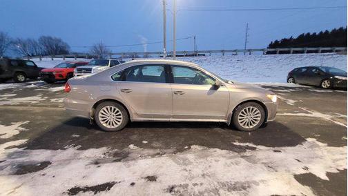 2016 Volkswagen Passat 1.8T SE