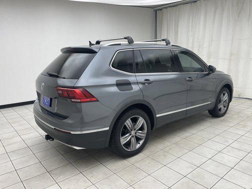 Platinum Gray Metallic 2021 Volkswagen Tiguan 2.0T SE