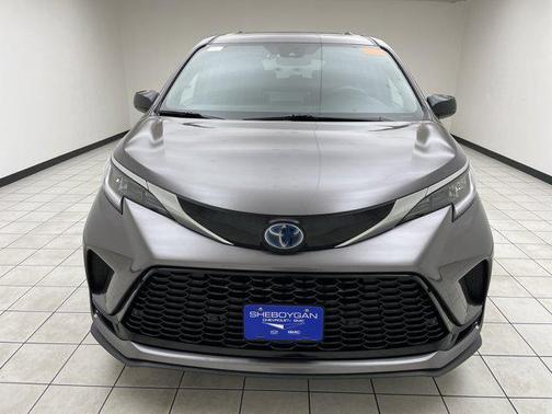 2021 Toyota Sienna XSE 7 Passenger