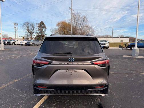 2021 Toyota Sienna XSE 7 Passenger