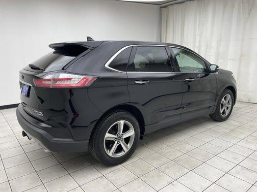 Agate Black 2020 Ford Edge Titanium
