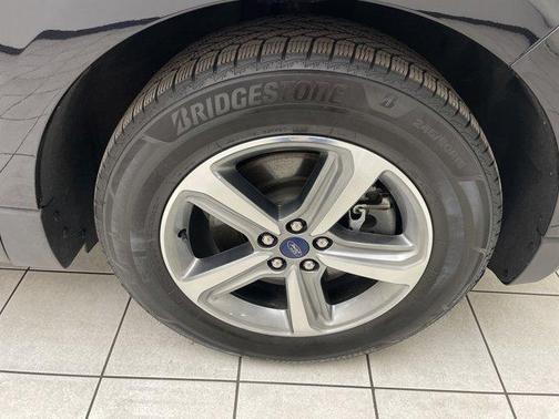 Agate Black 2020 Ford Edge Titanium