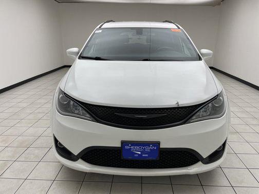 2018 Chrysler Pacifica Touring-L