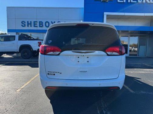 2018 Chrysler Pacifica Touring-L
