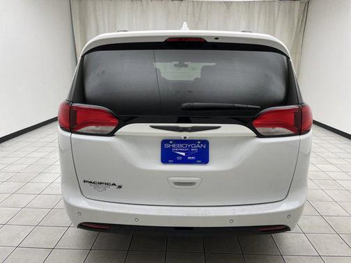 2018 Chrysler Pacifica Touring-L