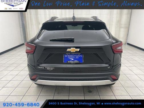 Mosaic Black Metallic 2026 Chevrolet Trax LT