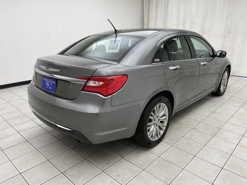 2012 Chrysler 200 Limited
