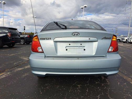 2004 Hyundai Accent GL