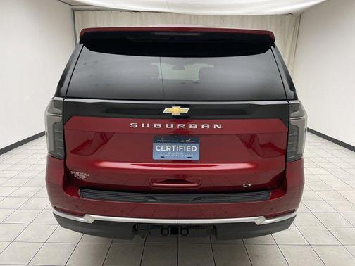 2025 Chevrolet Suburban LT