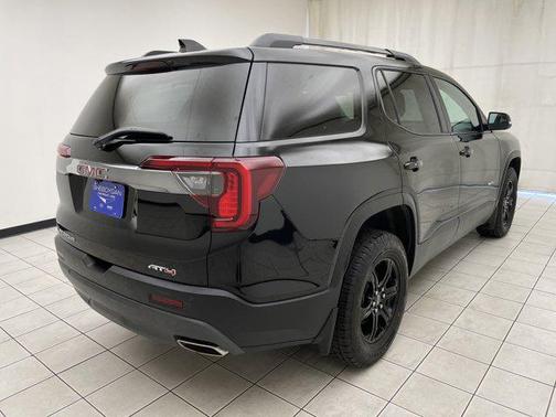 2022 GMC Acadia AWD AT4