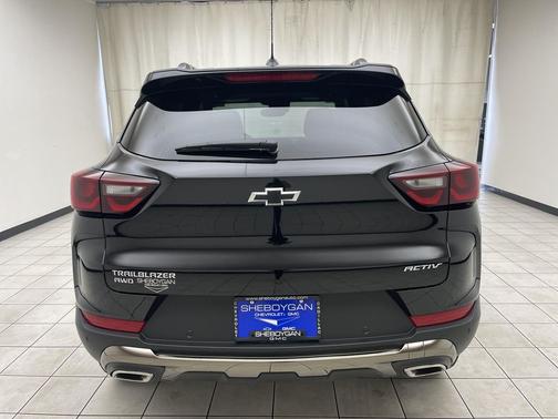 Mosaic Black Metallic 2026 Chevrolet Trailblazer ACTIV