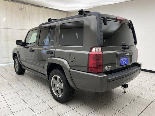2006 Jeep Commander Base