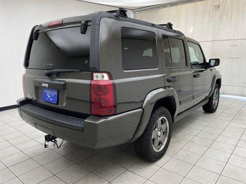 2006 Jeep Commander Base