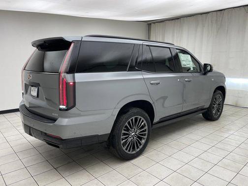 Argent Silver Metallic 2026 Cadillac Escalade Sport Platinum