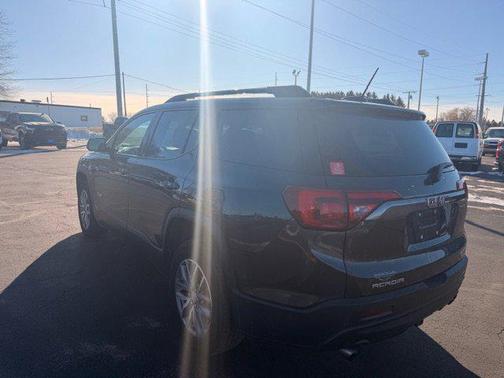 2017 GMC Acadia SLE-2