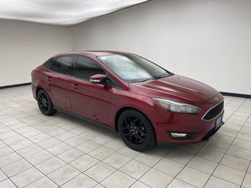 RUBY RED TINTED CLEARCOAT 2016 Ford Focus SE