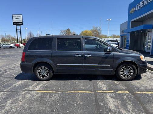Maximum Steel Metallic Clearcoat 2014 Chrysler Town & Country Touring-L