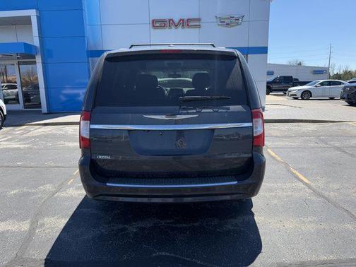 Maximum Steel Metallic Clearcoat 2014 Chrysler Town & Country Touring-L