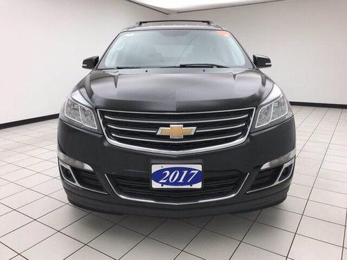 Mosaic Black Metallic 2017 Chevrolet Traverse 2LT