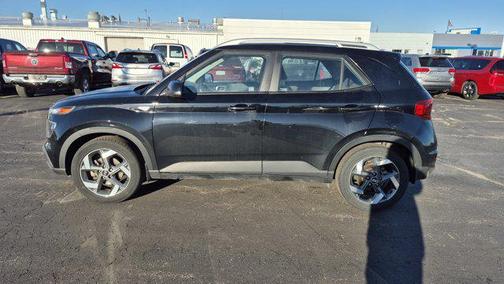 2021 Hyundai VENUE SEL