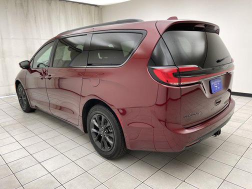 2021 Chrysler Pacifica Touring