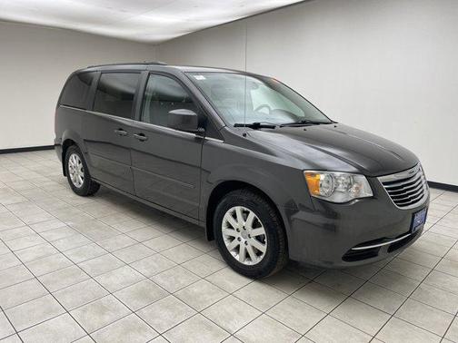 2015 Chrysler Town & Country LX