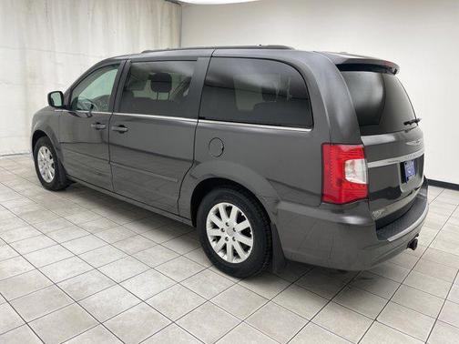 2015 Chrysler Town & Country LX