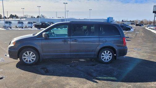 2015 Chrysler Town & Country LX