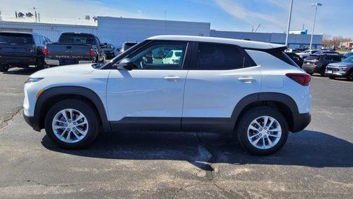 Summit White 2025 Chevrolet Trailblazer LS