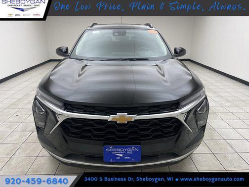 Mosaic Black Metallic 2026 Chevrolet Trax LT
