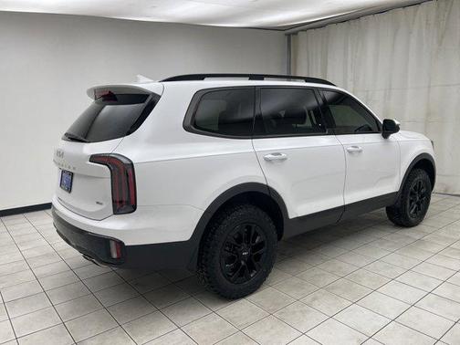 Glacial White Pearl 2024 Kia Telluride SX X-Pro