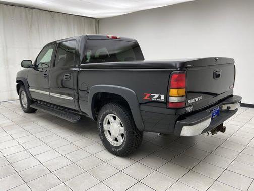 2005 GMC Sierra 1500 SLE Crew Cab