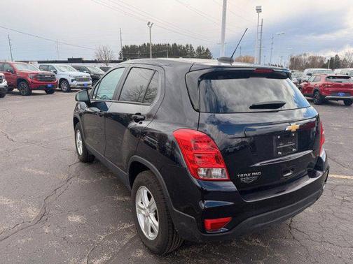 Midnight Blue Metallic 2022 Chevrolet Trax LS