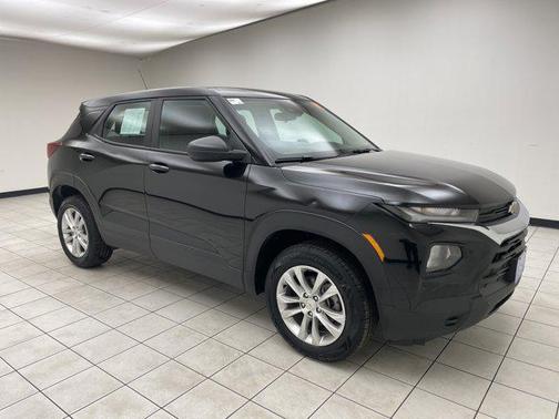 Mosaic Black Metallic 2023 Chevrolet Trailblazer LS