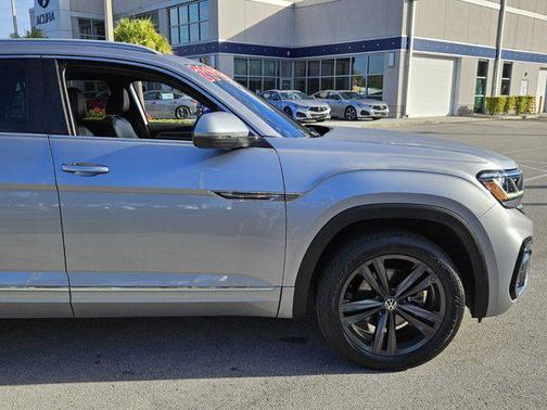 2022 Volkswagen Atlas Cross Sport 3.6L V6 SEL R-Line
