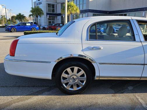 2007 Lincoln Town Car Signature