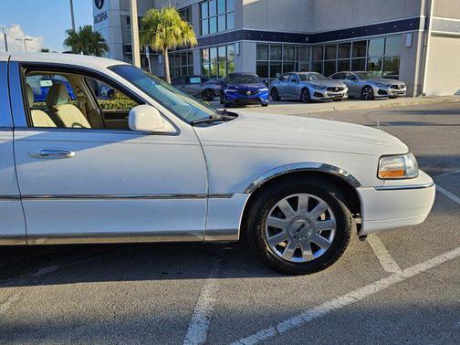 2007 Lincoln Town Car Signature