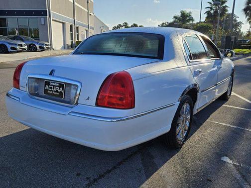 2007 Lincoln Town Car Signature