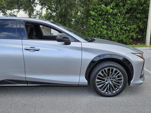 2023 Lexus RZ 450e Luxury