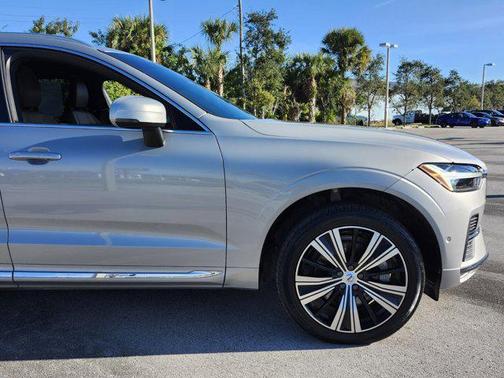 2022 Volvo XC60 B6 Inscription